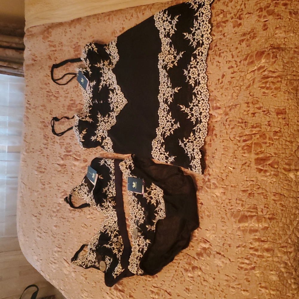NWT PLUS SZ 3 PIECE WACOAL EMBRACE LACE UNDERGARMENT SET
